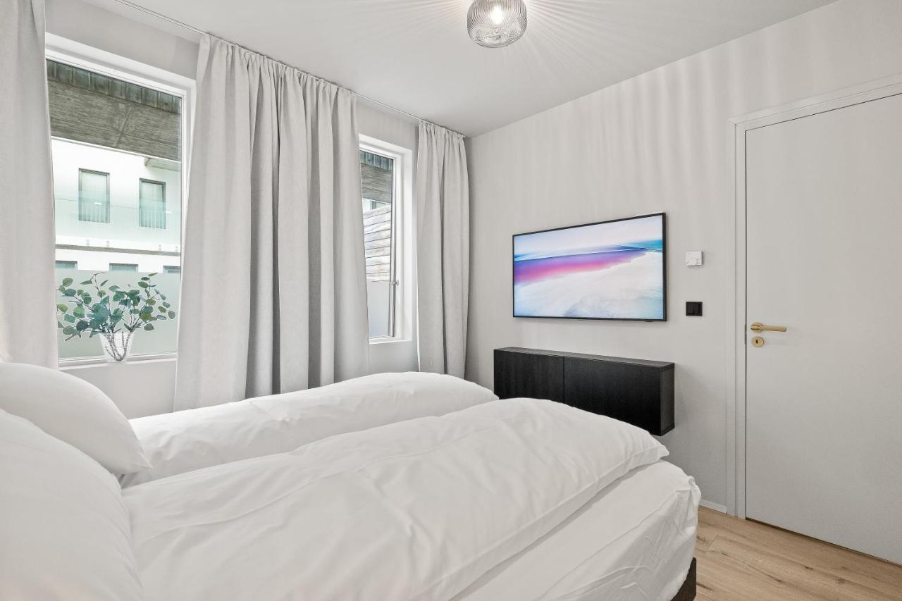 Brand New Downtown Harbor Reikiavik